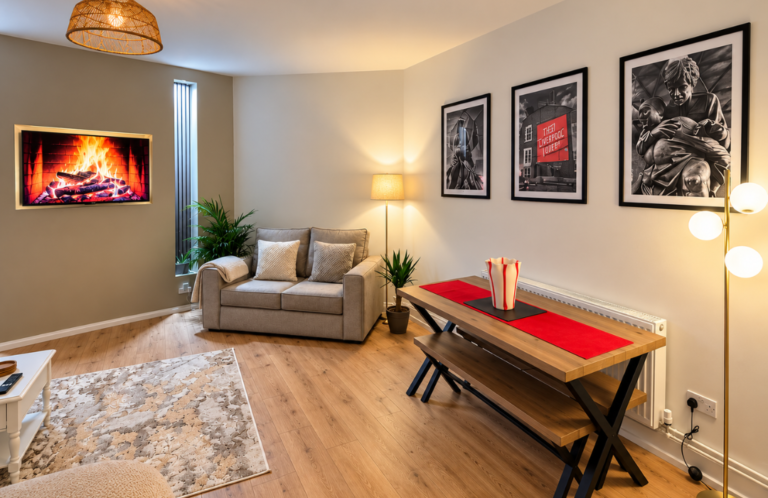 Liverpool Short STAY 1.liverpool short rent